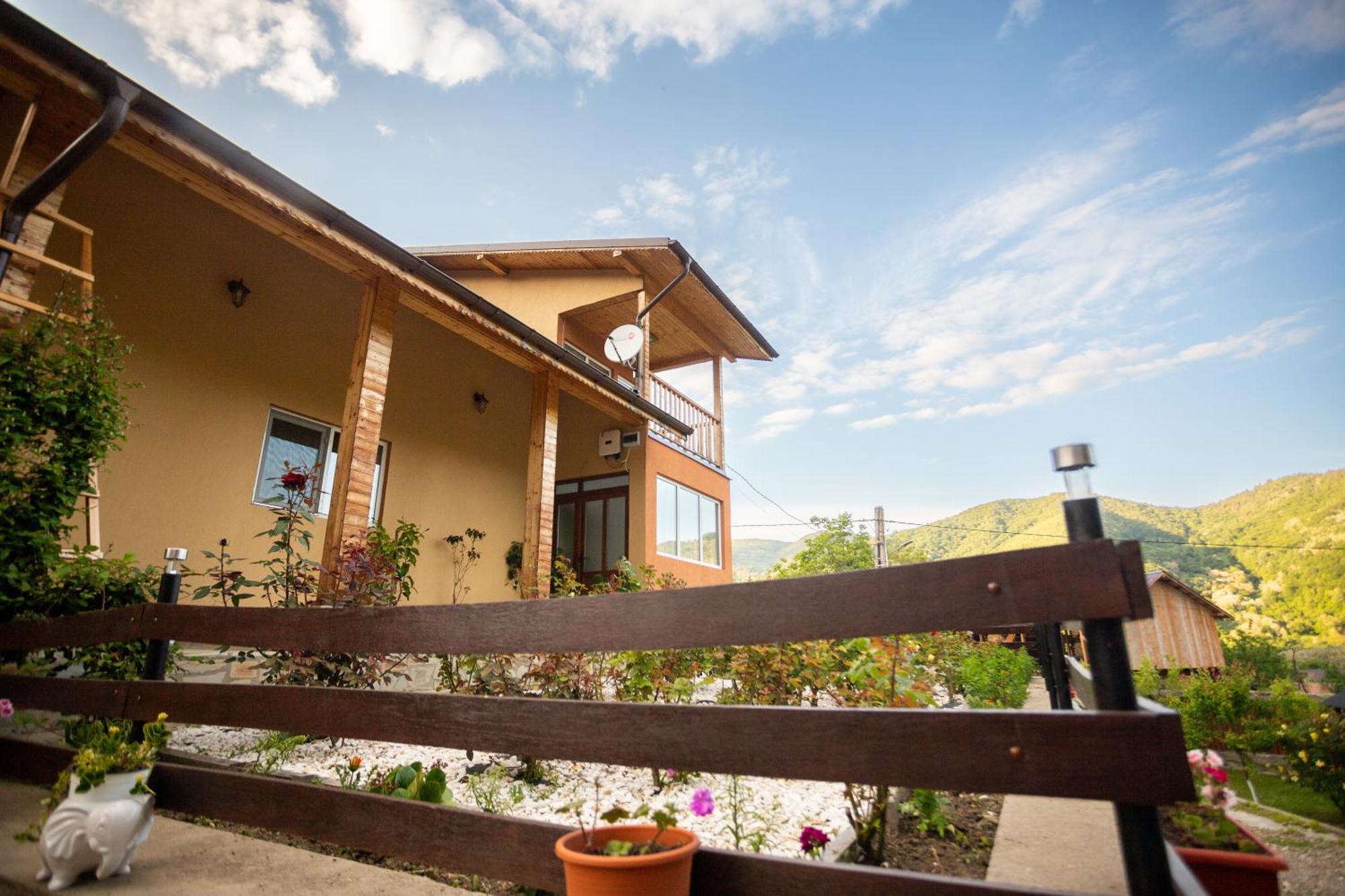 Casa Rumelia Paltineni Dış mekan fotoğraf