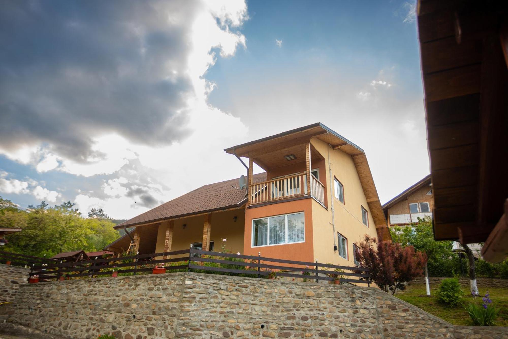 Casa Rumelia Paltineni Dış mekan fotoğraf