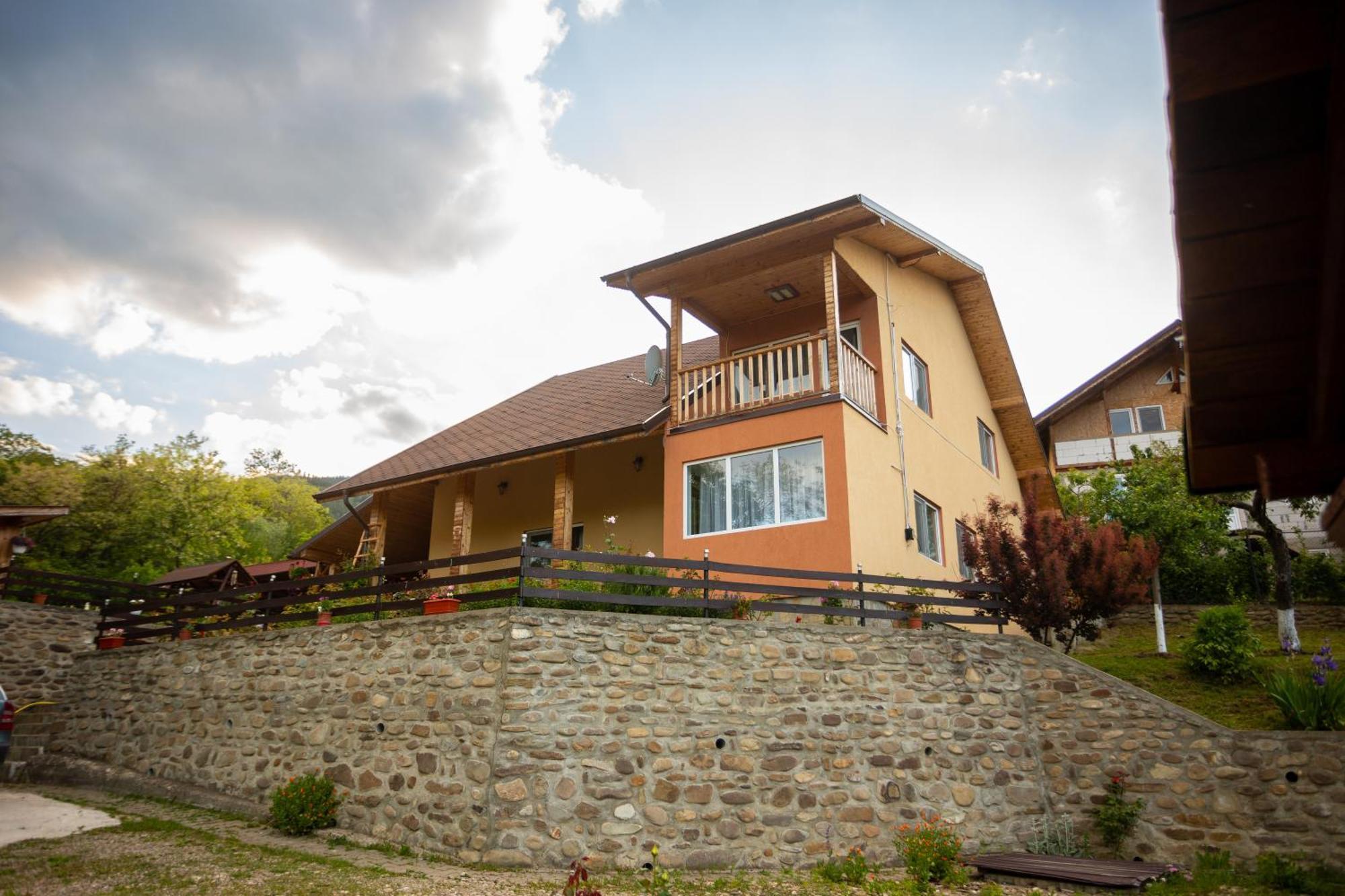 Casa Rumelia Paltineni Dış mekan fotoğraf